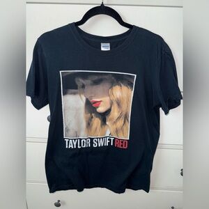 Taylor Swift Red 2013 Concert Tee Adult Medium